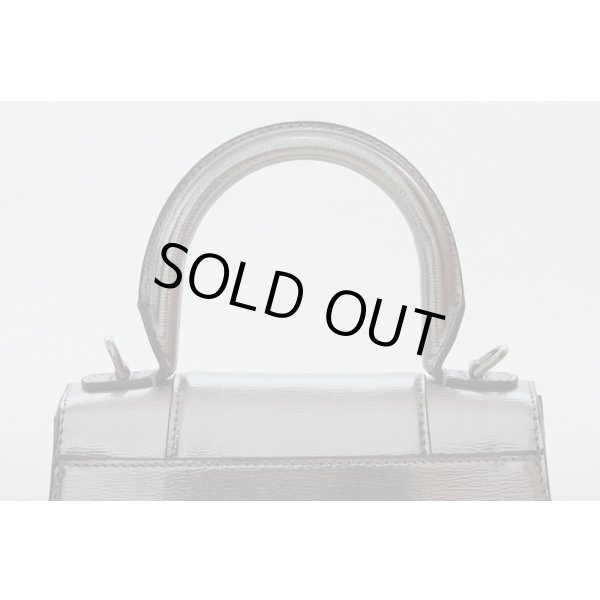 バレンシアガ　アワーグラスXS　トップハンドルバッグ　592833 メタリックシルバー　持ち手