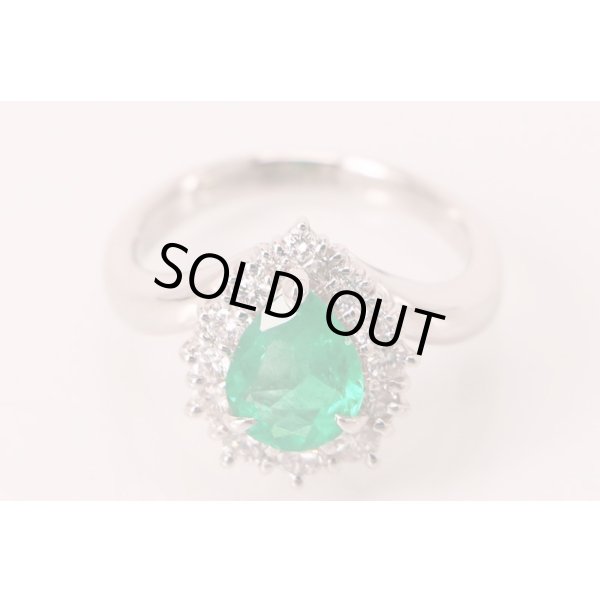 PT900　エメラルドダイアイリリング　1.37ct 0.65ct 10.40g　拡大