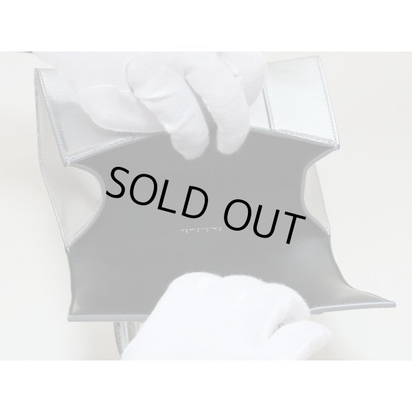 バレンシアガ　アワーグラスXS　トップハンドルバッグ　592833 メタリックシルバー　中身