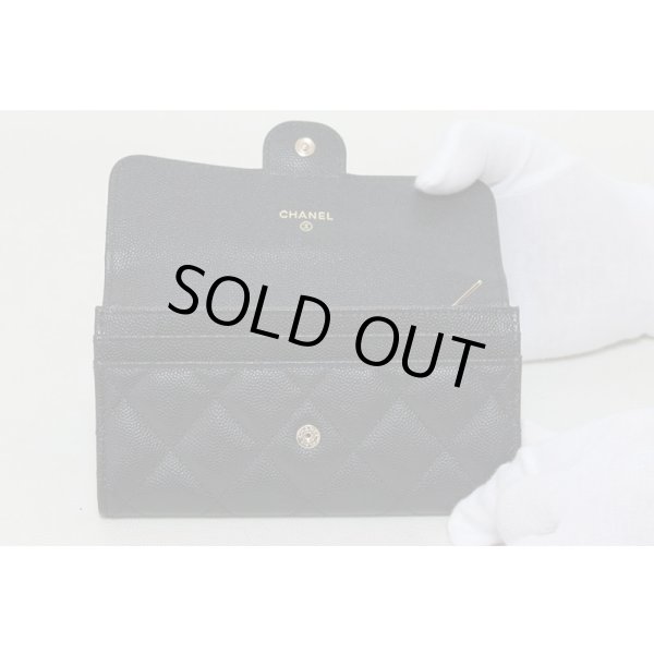 シャネル　マトラッセ ミディアムフラップウォレット ブラック　カード入れ