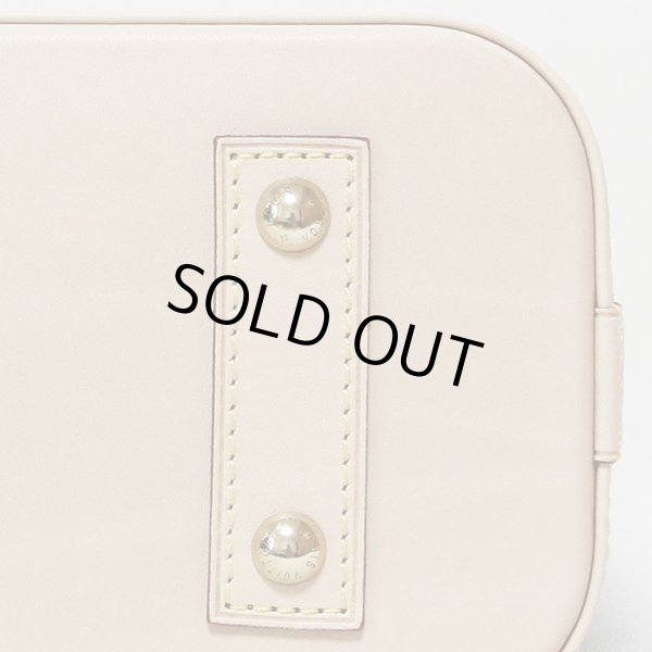 ルイ・ヴィトン　アルマBB M53152　底拡大