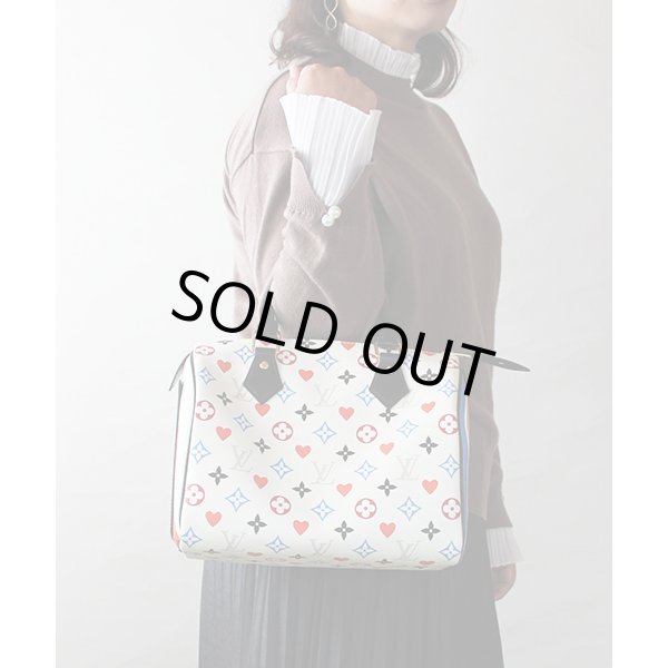 ルイ・ヴィトン　スピーディ・バンドリエール25 M57466　ブロン　持ったイメージ