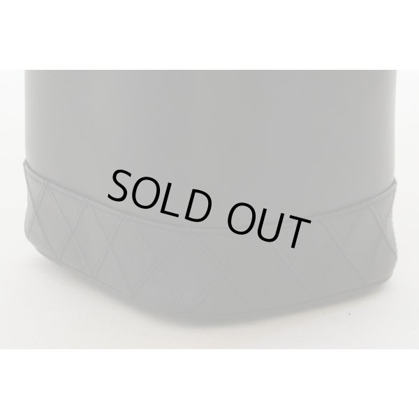 シャネル　ビコローレ バニティバック 縦型 ブラック　サイド下部