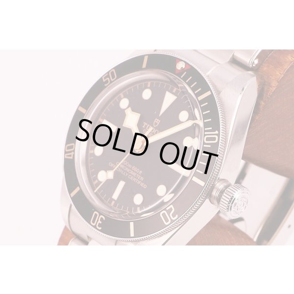 チューダー　ヘリテージ　ブラックベイ　７９０３０Ｎ　黒文字盤　黒ベゼル　サイド拡大