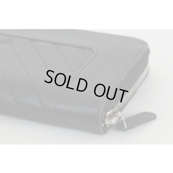 シャネル　マドモアゼル ラウンドファスナー長財布 ブラック／SIV金具　角スレ