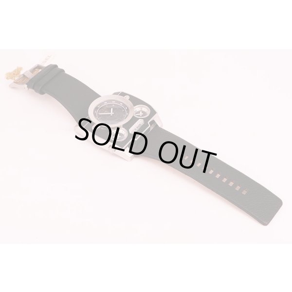 ディーゼル　ＤＺ―１２４３　３タイムレーダー　黒文字盤　革ベルト状態　表面