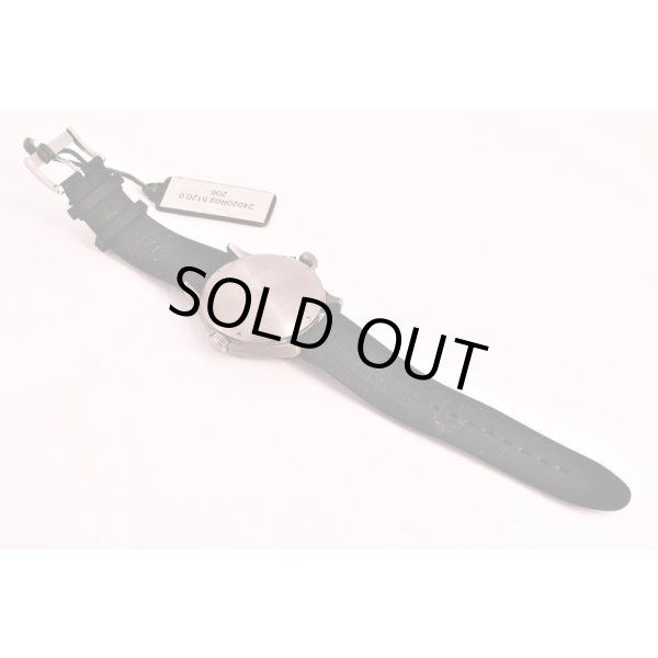 ダニエル・ジャン・リシャール　ダイバースコープ　２４０２０　黒文字盤　ラバーベルト状態　裏面