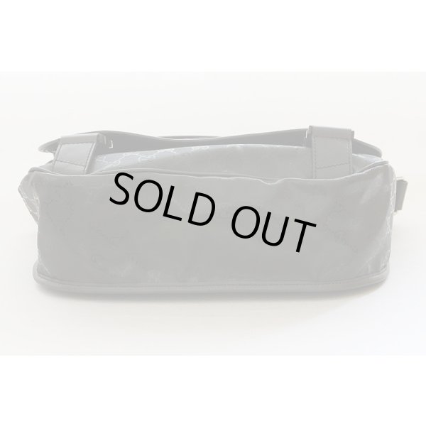 グッチ　メッセンジャーバック 201732 520981 モスグリーン　底