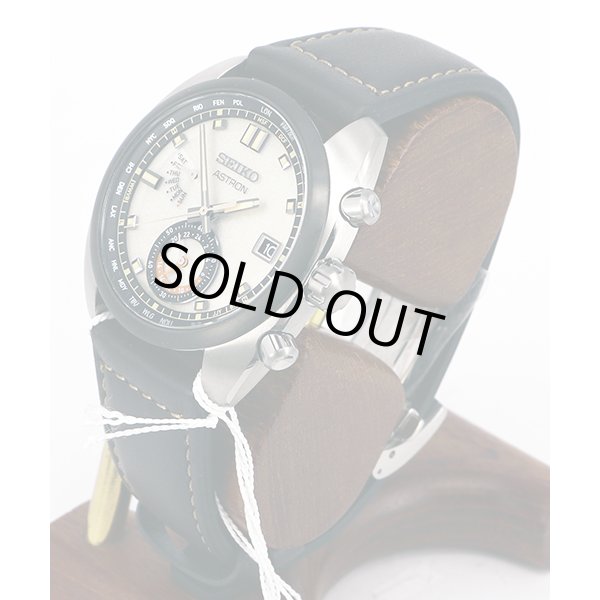 セイコー　アストロン　ＳＢＸＹ００７　電波ソーラー　銀文字盤　サイド