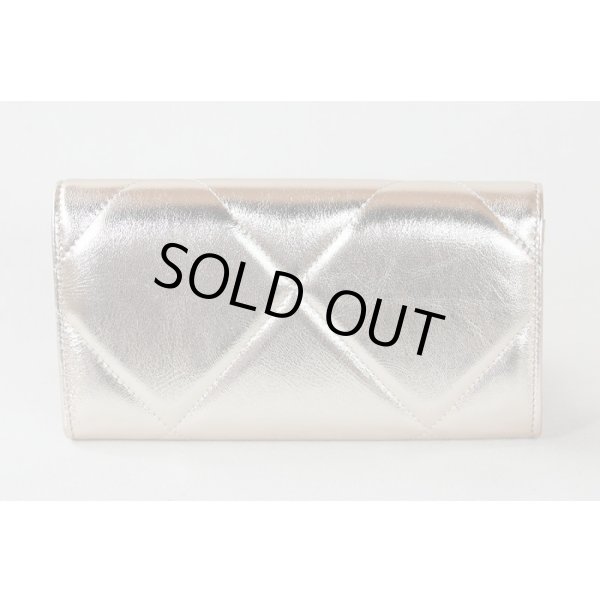 シャネル　19 ロングフラップウォレット AP0955 ゴールド　裏面