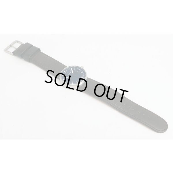 ジン　アウディ　デザインサークル　Ｃ０１　黒文字盤　革ベルト状態　表面