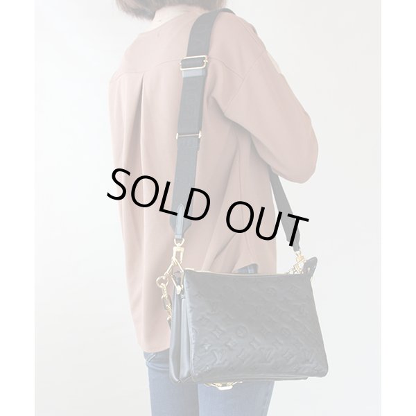 ルイ・ヴィトン　クッサン PM M57790 ノワール　掛けたイメージ