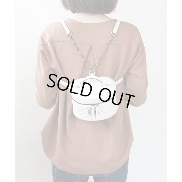 グッチ　ミニバックパック 598594 0616 ホワイト　背負ったイメージ