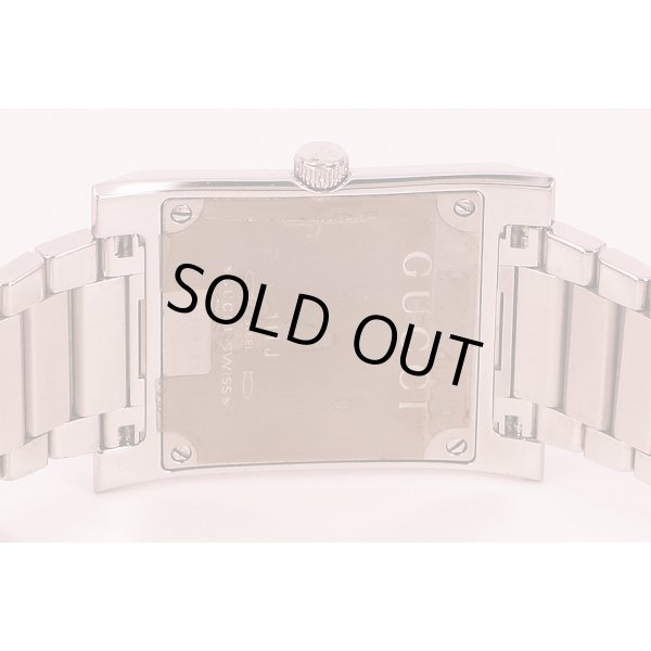 グッチ　ＹＡ１１１Ｊ　グッチオ　銀文字盤　裏面拡大