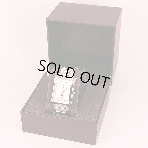 グッチ　ＹＡ１１１Ｊ　グッチオ　銀文字盤　箱