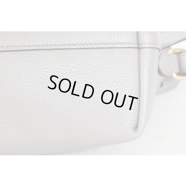 プラダ　2WAYショルダーバック 1BA111 グレー　底拡大