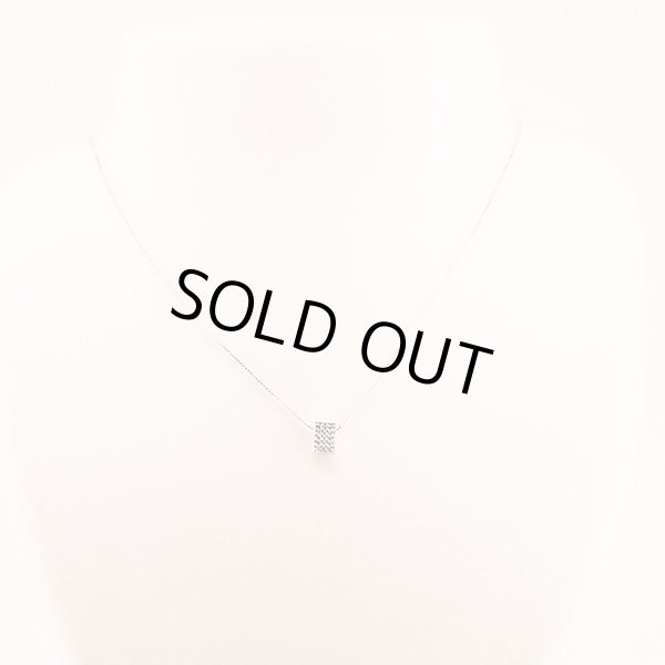 ヴァンドーム　K18WG ダイアイリペンダントネックレス 2.70g　装着イメージ