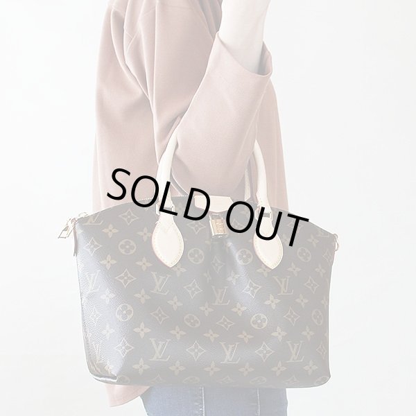 ルイ・ヴィトン　ボエシ NM PM M45986　持ったイメージ