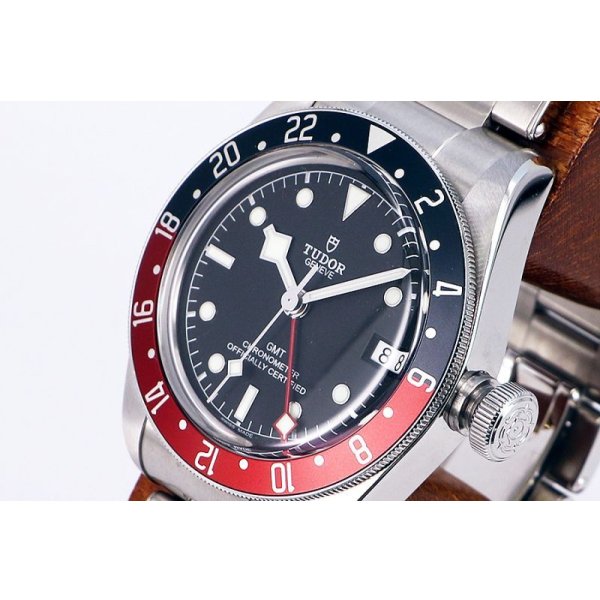 チューダー ヘリテージ ブラックベイGMT 79830RB