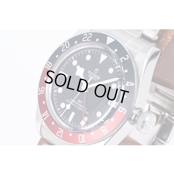 チューダー　ヘリテージ　ブラックベイＧＭＴ　７９８３０ＲＢ　黒文字盤　赤黒ベゼル　サイド拡大