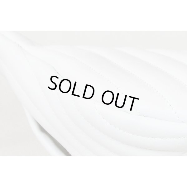 ルイヴィトン　ニューウェーブ バムバッグ M53861 スノー　底拡大