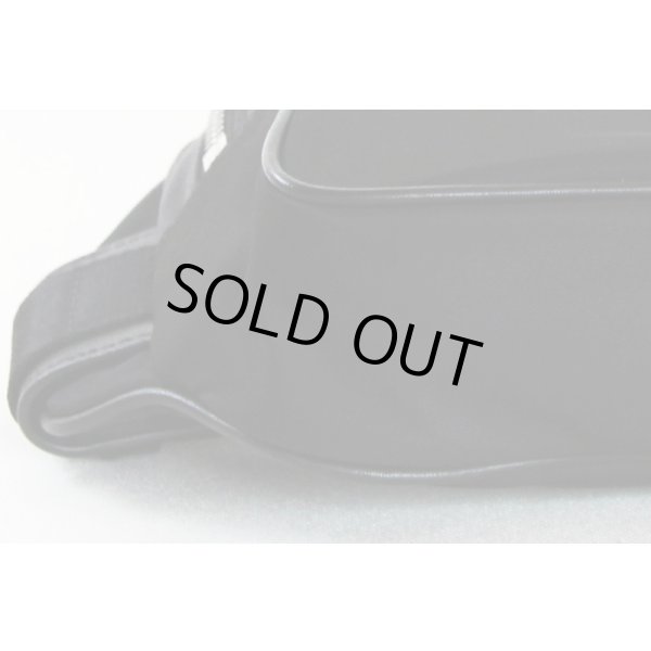 バーバリー　ボディバック 8021089 ブラック　底拡大