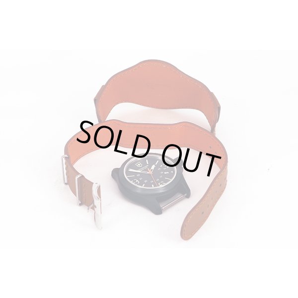 ヴィクトリノックス　ミリタリー　２４１５９３　黒文字盤　革ベルト状態