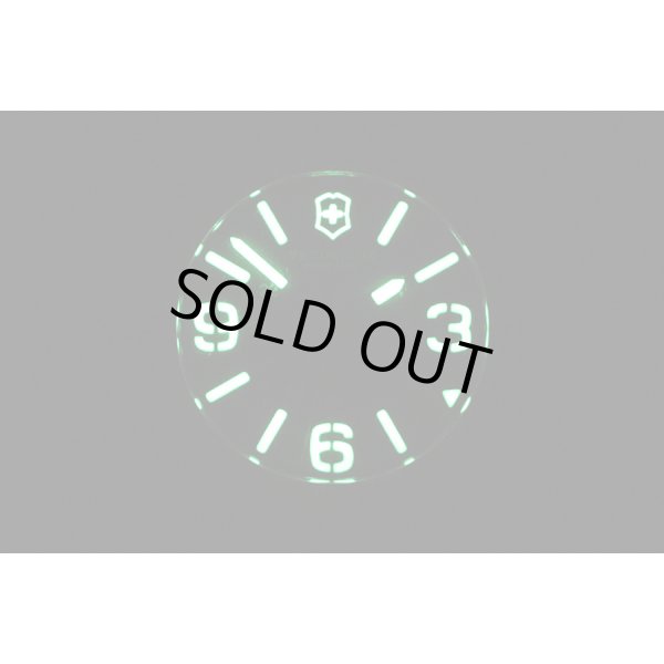 ヴィクトリノックス　ミリタリー　２４１５９３　黒文字盤　ライト暗闇