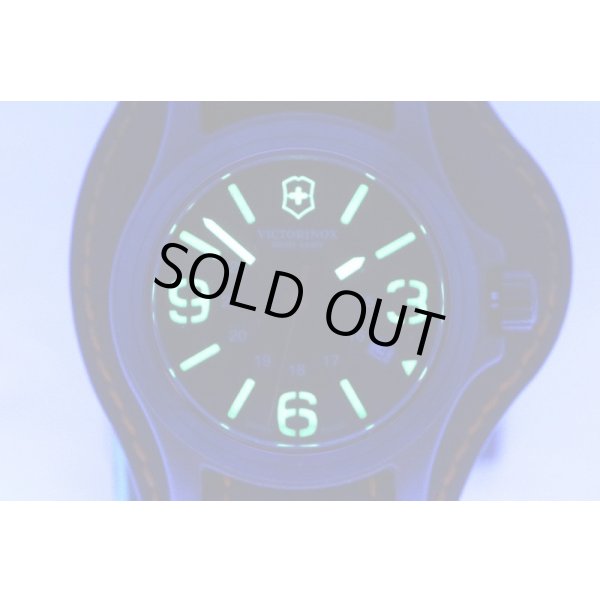 ヴィクトリノックス　ミリタリー　２４１５９３　黒文字盤　ライト