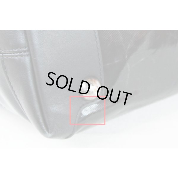 シャネル　トートバック ブラック　底面に汚れ