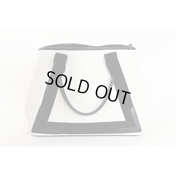 バレンシアガ　ネイビーカバス 581292 AQ38N 1081 ナチュラル／ブラック　裏面