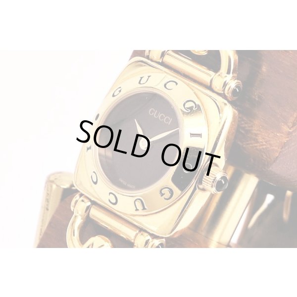 グッチ　６３００Ｌ　黒文字盤　サイド拡大