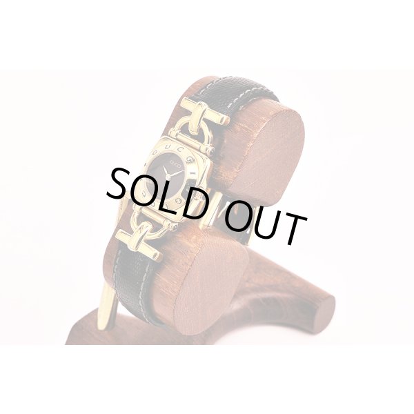 グッチ　６３００Ｌ　黒文字盤　サイド