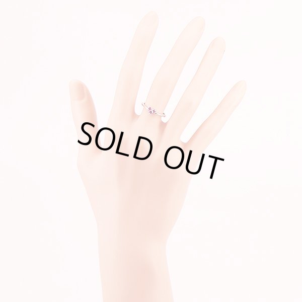 K18WG ルビーイリリング 0.25ct 2.30g 装着イメージ