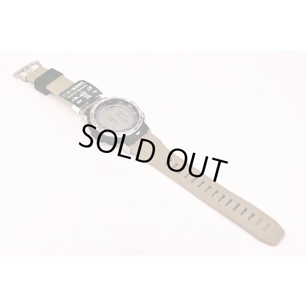 カシオ　プロトレック　ＰＲＷ３０－５ＪＦ ３４９０　デジタル文字盤　ラバーベルト状態　表面