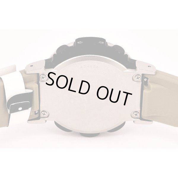 カシオ　プロトレック　ＰＲＷ３０－５ＪＦ ３４９０　デジタル文字盤　裏面拡大