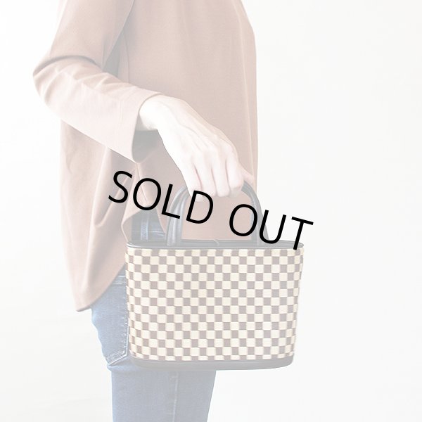 ルイ・ヴィトン　インパラ M92133　持ったイメージ