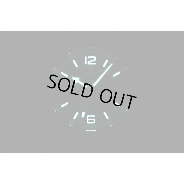 チューダー　ノースフラッグ　９１２１０Ｎ　黒文字盤　ライト暗闇