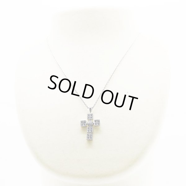 ブルガリ　750WG ルチアラテンクロス ダイアイリペンダントネックレス 13.00g　装着イメージ