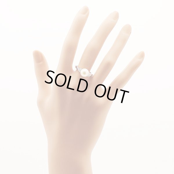 PT950 パールダイアイリリング 8.70mm 5.90g　装着イメージ