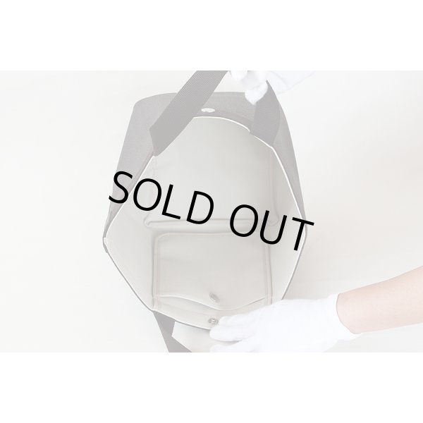 エルベシャプリエ　リュクス舟型トートM 707GP モカ／モカ　中身