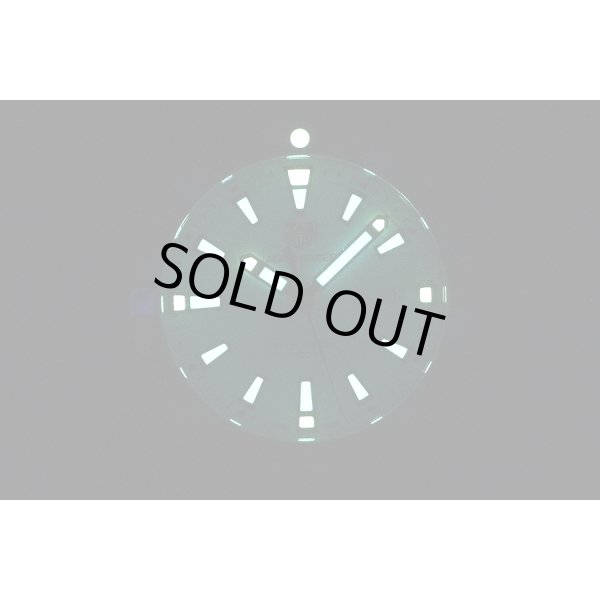 タグホイヤー　アクアレーサー　ＷＢＤ１１１１　白文字盤　ライト暗闇