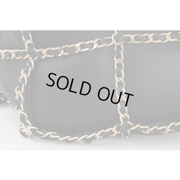 シャネル　バケット（巾着）チェーンショルダーバック AS2314 ブラック／GP金具　底拡大