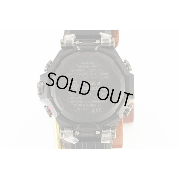 カシオ　Ｇショック　ＭＴＧ－Ｂ２０００ＢＤ　５６３６　黒文字盤　赤ベゼル　裏面拡大