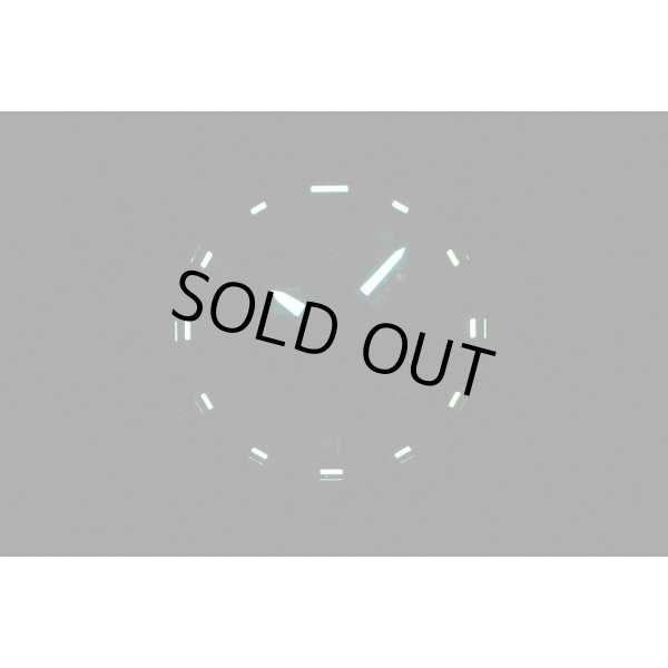 カシオ　Ｇショック　ＭＴＧ－Ｂ２０００ＢＤ　５６３６　黒文字盤　赤ベゼル　ライト暗闇