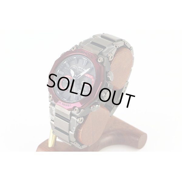 カシオ　Ｇショック　ＭＴＧ－Ｂ２０００ＢＤ　５６３６　黒文字盤　赤ベゼル　サイド