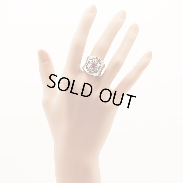 天空　PT900/K18 ルビーダイアイリリング 1.10ct 0.85ct 16.50g　装着イメージ