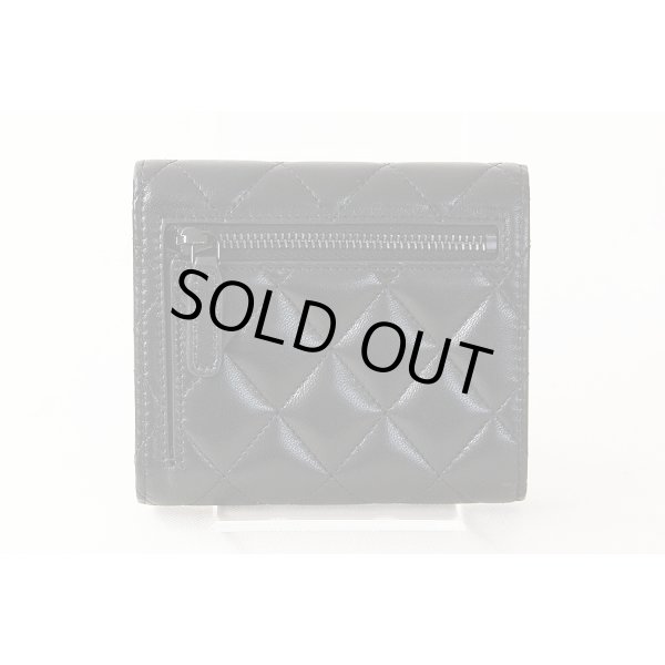 シャネル　クラシック スモール フラップウォレット ブラック　裏面