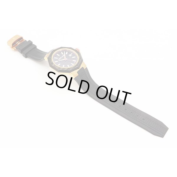 ロベルトカヴァリ Ｂｙフランクミューラー　ＲＶ １Ｇ０３８　黒文字盤　ラバーベルト状態