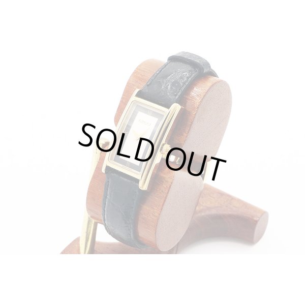 グッチ　２６００Ｌ　長角型　銀文字盤　サイド